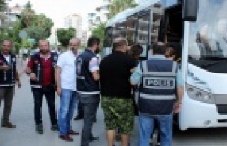 Almanlar'a FETÖ dolandırıcılığına 7 tutuklama