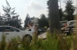 Aracı çekilen kadın, hırsını taşla aracının...