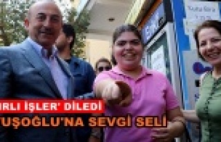 Bakan Çavuşoğlu’ndan esnaf ziyareti