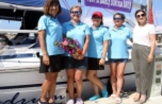 Barış için yelken açan 4 kadın Alanya’da mola...