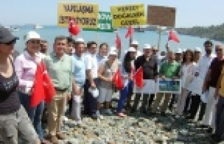 Çevrecilerden Kleopatra Koyu eylemi