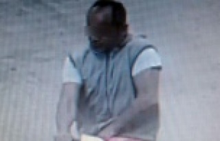 Kadınlara tacizde bulunan elektrikli bisikletli şahıs...