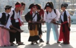 Korsanlar ve Prensler büyüledi