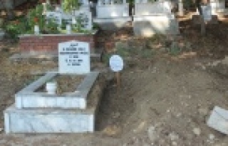 Mezar taşını söküp yanına "Bu iş bitmedi"...
