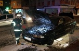 Park halindeki otomobilde yangın