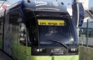 Resmi plakalı otobüsler ve tramvay bayramda ücretsiz