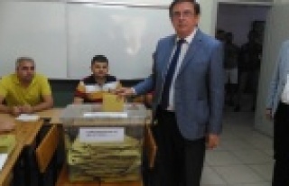 Yıldız'da sandık başına gitti