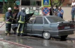 15 gün önce aldığı otomobili yandı