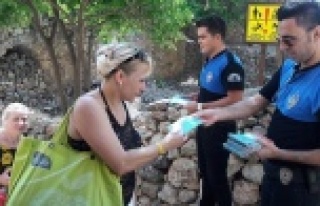 Alanya kent haritaları dağıtılıyor