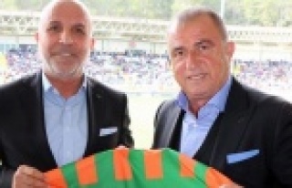 Alanyasporlu taraftarlardan Fatih Terim'e tepki