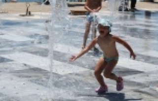 Antalya'da şaşırtan sıcak manzaraları