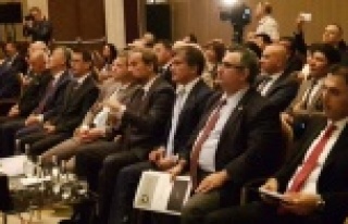 Kocaman Astana'da konferansa katıldı