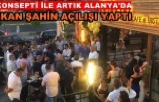 La Liqueur Cafe ve Bistro'ya kapılarını açtı