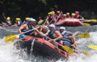 Rafting turizminden 700 bin turist, 200 milyon TL...