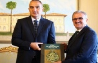 Turizm Bakanı Ersoy Antalya'da