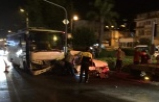 Alanya'da feci kaza: 3 araç birbirine girdi