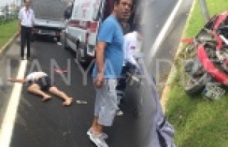 Alanya'da motosiklet kazası! 1'i ağır...