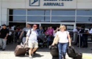 Antalya 9 milyon turiste koşuyor