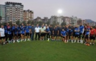 Belediyespor'dan Alanyaspor'a 'tatlı'...