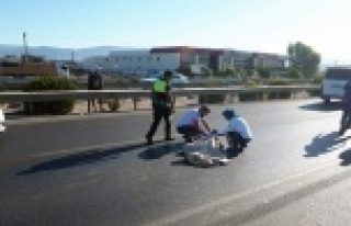 Çalıntı motosikletle kaza yaptı, 40 metre sürüklendi