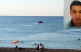 Gece denize girip kaybolan gencin cesedi bulundu