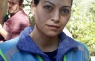 Kediye yumruk atarken kameralara yakalandı