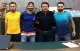 Mahmutlarspor'dan 3 imza birden