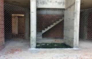 Metruk binalara polisten telli önlem