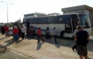 Servis otobüsü yüksek gerilim kablosuna çarptı