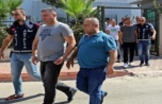 Adliyeye gülerek gittiler