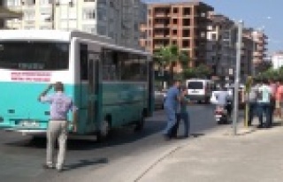 Alanya’da kaza! Halk otobüsü yayaya çarptı
