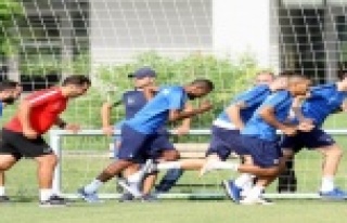 Alanyaspor ile Antalyaspor hazırlık maçına çıkacak