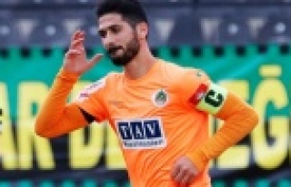 Emra Akbaba'nın gözü İspanya'da