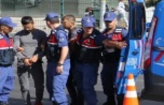 Kendilerini polis olarak tanıtan şüpheliler tutuklandı