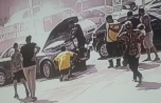 Yangın çıkan otomobilin içinde iki çocuk vardı