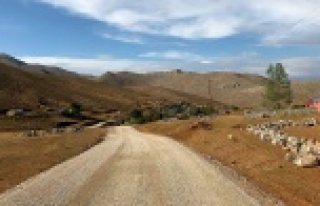 Yücel, batı yaylalarını asfalta kavuşturdu