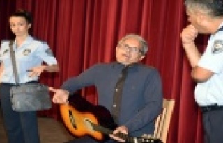 Zabıtalar tiyatroda buluştu