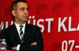 Alanyalı eski hakem CNN Türk'e spor yorumcusu...