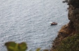 Antalya falezlerde erkek cesedi bulundu