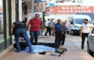 Ayrılmak isteyen sevgilisini sokakta öldürdü