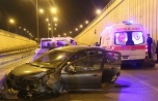 Hurdaya dönen araçtan sağ çıktılar