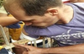 Koluna korkuluk demiri saplandı