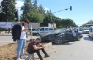 Komşuda trafik kazası: 3 yaralı