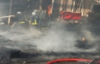 Plastik fabrikasında yangın