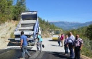 Toroslar’ın zirvesinde asfalt çalışması