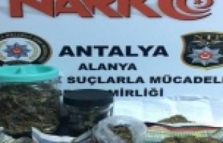 Alanya'da uyuşturucu operasyonu: 3 gözaltı
