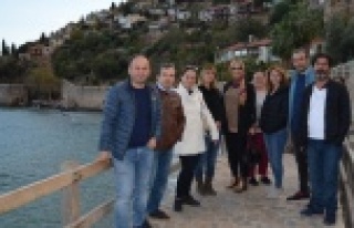 Eğitimcilere Alanya'yı gezdirdi