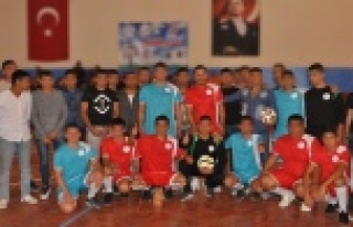 Futbolun Efsaneleri, çocuk ve genç hükümlülerle...