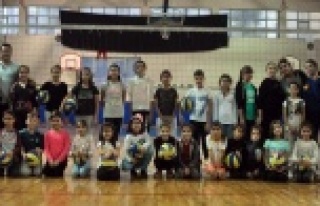 Voleybol Spor Okulları aralıksız çalışıyor