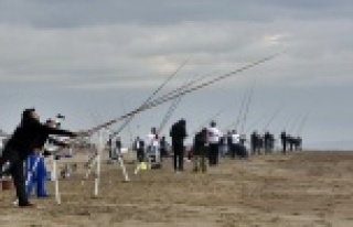 5 ülkeden 100 sporcu Akdeniz’e olta atacak